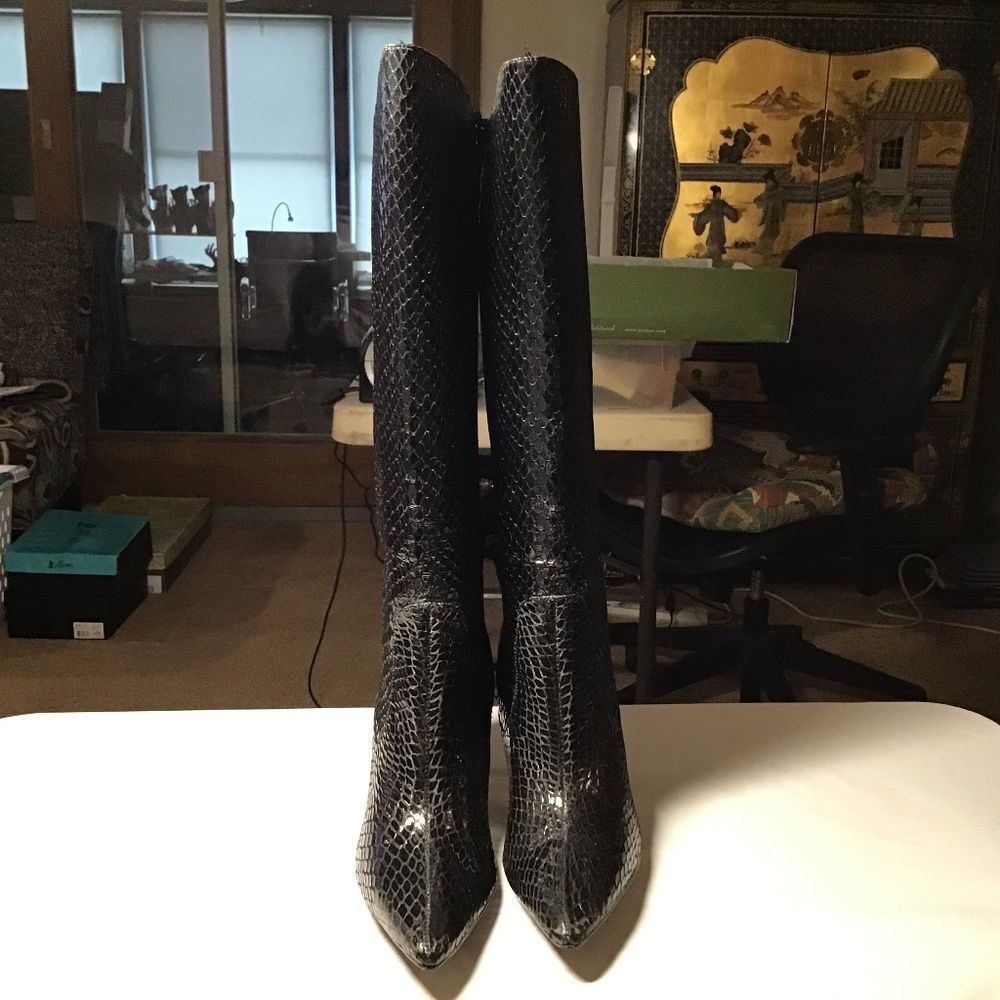 J.Renee black man made snake skin boot . Size 11 m.
